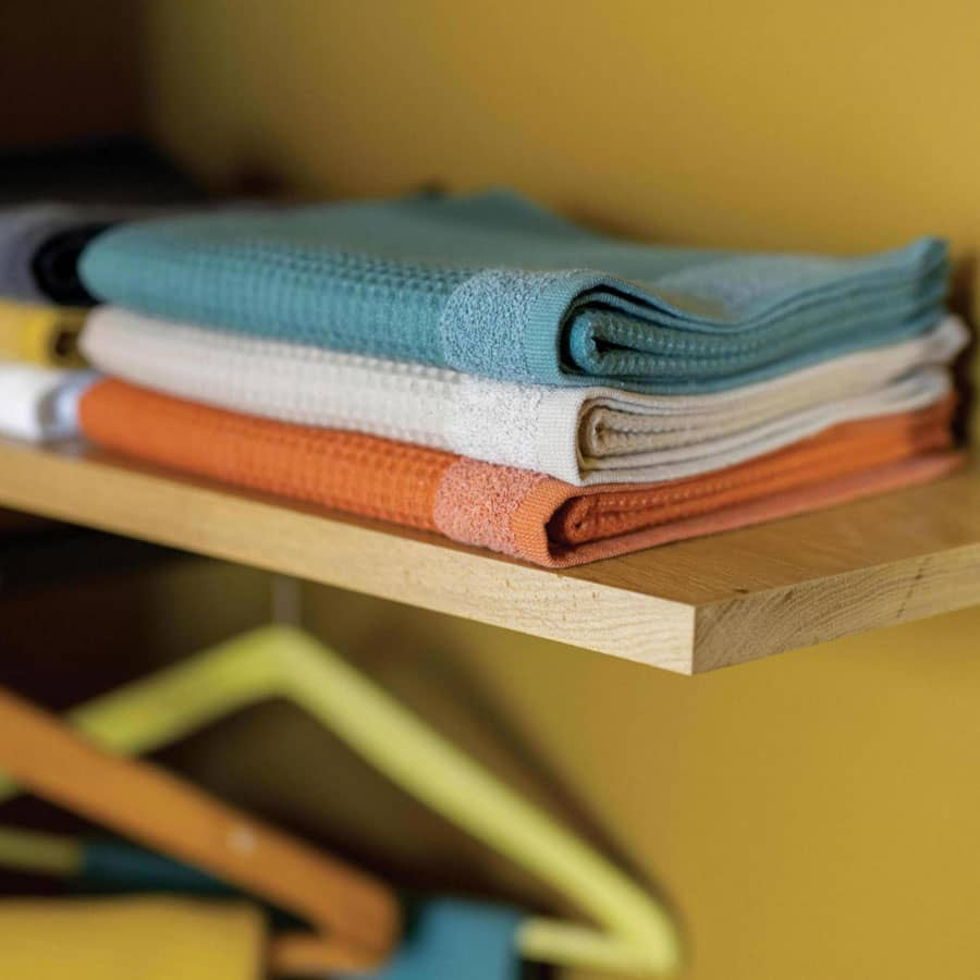 draps-de-bain-abby-sur-etagere