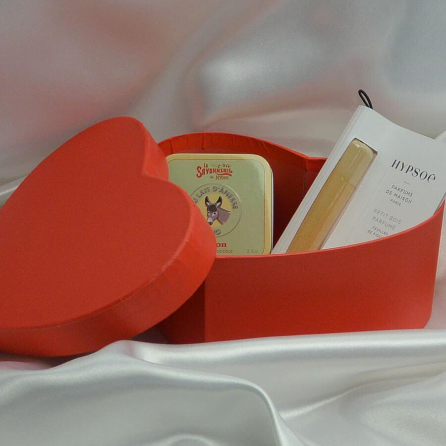 boite-cadeau-savon-lait-anesse-bois-parfume