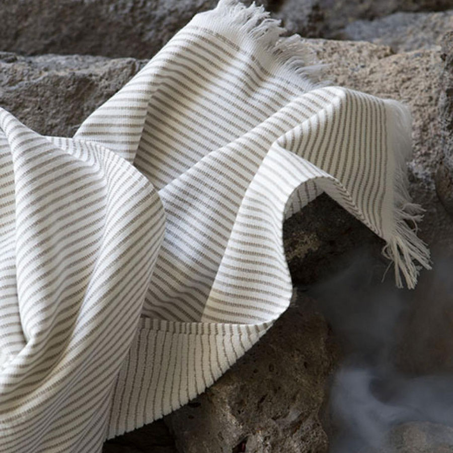 serviette-lulu-taupe-ambiance