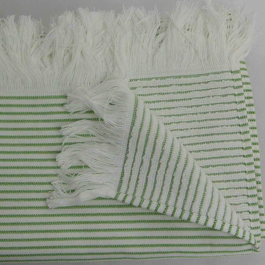 drap-de-douche-eponge-rayures-vert-prairie-finition-franges