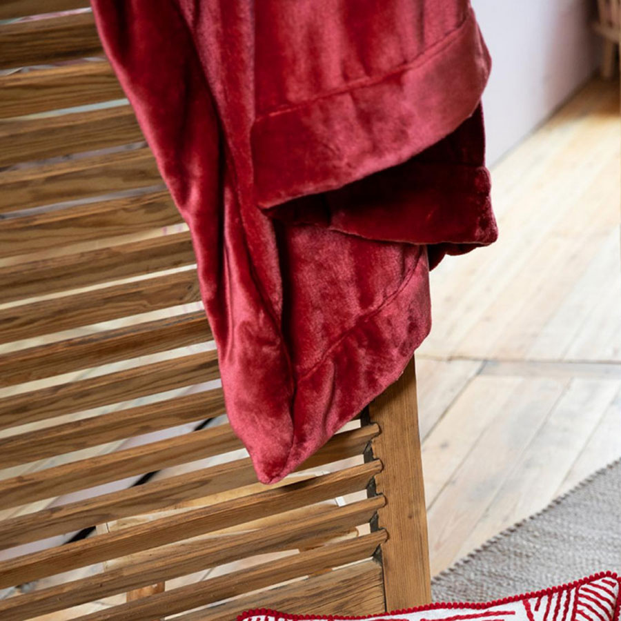 plaid-polaire-microfibre-rubis
