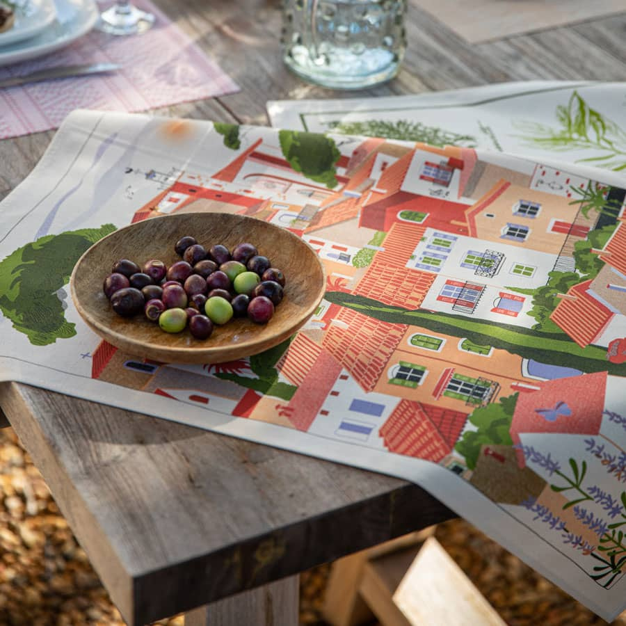 torchon-village-de-provence-ambiance