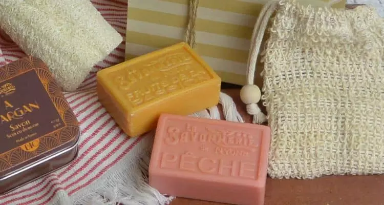 Savons et accessoires