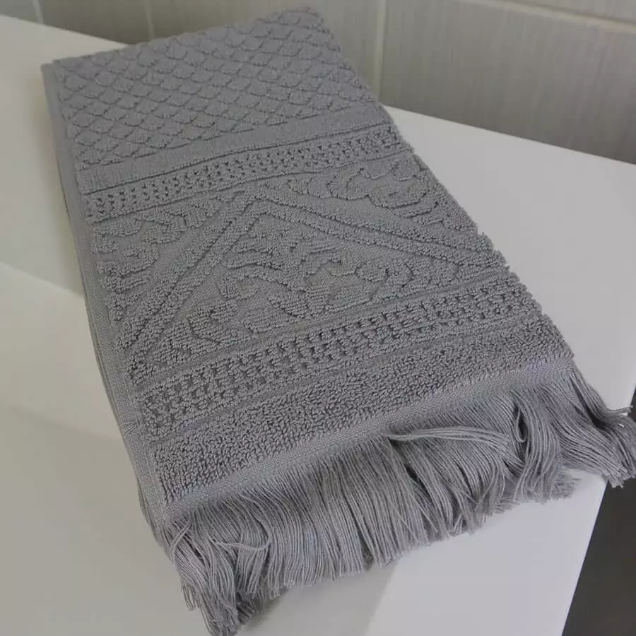 serviette-invite-zoe-orage-sur-lavabo
